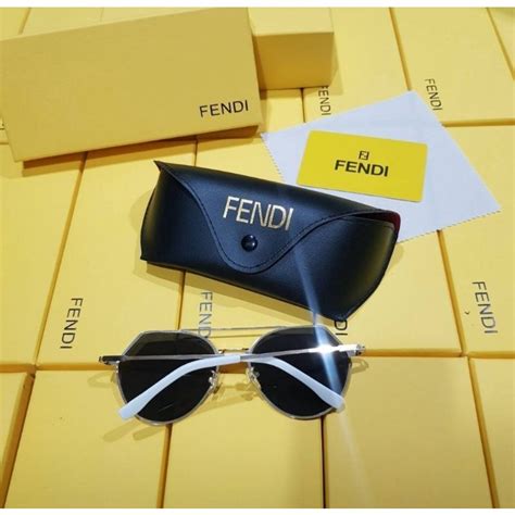 แว่นตา fendi ราคา